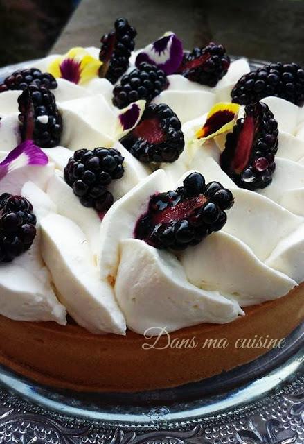 CROSTATA  ALLE MANDORLE CIOCCOLATO BIANCO E MORE