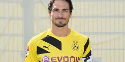 Milan, da Godin a Hummels: colpi da sogno per la difesa Milan, da Godin a Hummels: colpi da sogno per la difesa