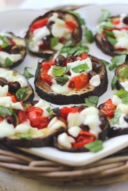 # Food: melanzane al forno con pomodorini, olive, mozzarella bufala e basilico