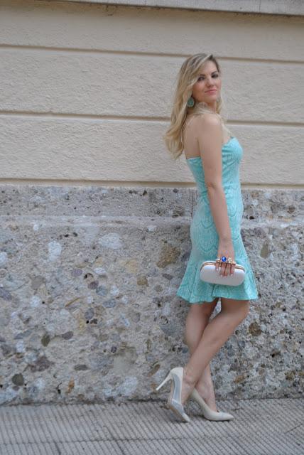 come abbinare il verde acqua. how to wear green water outfit abito verde acqua outfit verde come abbinare il verde abbinamenti verde acqua abito di pizzo outfit abito pizzo mariafelicia magno fashion blogger colorblock by felym abito senza spalline strapless dress amiclubwear outfit bon ton outfit romantico cocktail dress abito da cocktail abito da cerimonia outfit estivi outfit eleganti donna outfit estivi donna come abbinare un abito in pizzo lace dress green water dress elegant dress party dress summer outfit danilo di lea decolleté danilo di lea made in italy shoes italian shoes blonde girl blonde hair wavy hair blue eyes statment blue necklace fashion bloggers italy fashion blogger italiane milano blog di moda