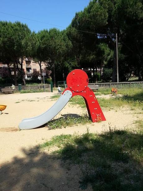 All'Ardeatino i cittadini fanno da soli. Ecco le foto del Retake al Parco Scott. Tra sporcizia, erbacce e siringhe che ti si infilano nelle scarpe