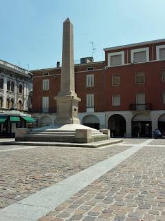 Obelisco e politica fidentina Obelisco e politica fidentina