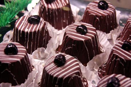 cioccolato ciliegie torta-Prajitura_Mascota