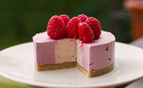 mini cake raspberry and vanilla