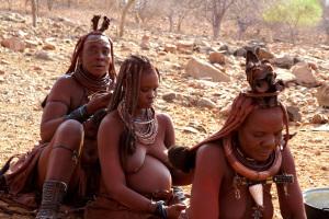 Tre generazioni Himba
