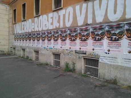 Destituita di ogni credibilità causa manifesti abusivi la manifestazione del Movimento 5 Stelle contro il sindaco oggi in Campidoglio