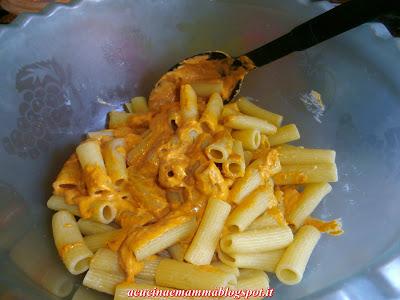 Rigatoni con crema di peperoni e ricotta