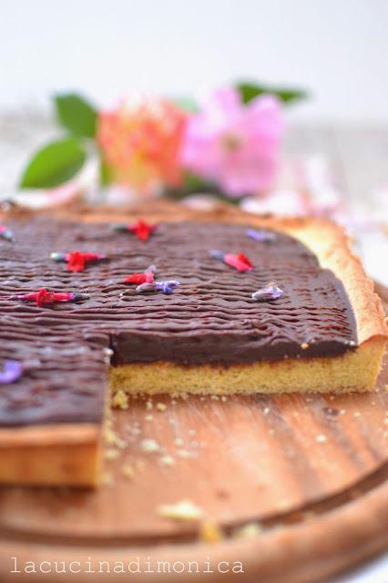 CARAMEL AND CHOCOLATE TARTS CARAMEL AND CHOCOLATE TARTS