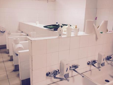 La scuola Val di Lanzo a Conca d'Oro saccheggiata per la settima volta. Le testimonianze dei genitori, le foto, le promesse non mantenute dal presidente Marchionne La scuola Val di Lanzo a Conca d'Oro saccheggiata per la settima volta. Le testimonianze dei genitori, le foto, le promesse non mantenute dal presidente Marchionne