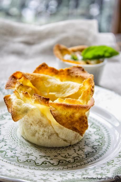 Cestini di pane Carasau allo stracchino, sale affumicato e basilico cestini-pane-carasau-stracchino-antipasti-contemporaneo-food