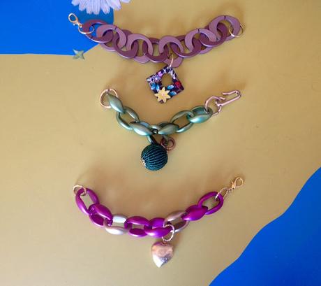 Bracciali con anelli di resina Bracciali con anelli di resina