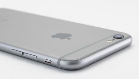 Il nuovo metallo per l’iPhone eliminerà ogni segno esterno dell’antenna?