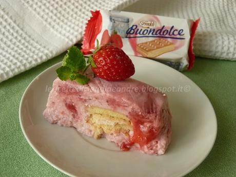 Semifreddo con mascarpone e yogurt alle fragole