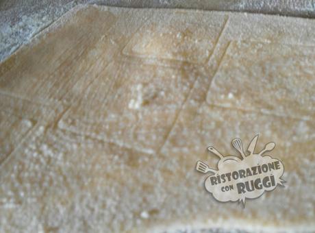 Ravioli dolci con crumble di ciliegie e Parmigiano Reggiano 12 Mesi #PRChef2015 Ravioli dolci con crumble di ciliegie e Parmigiano Reggiano 12 Mesi #PRChef2015