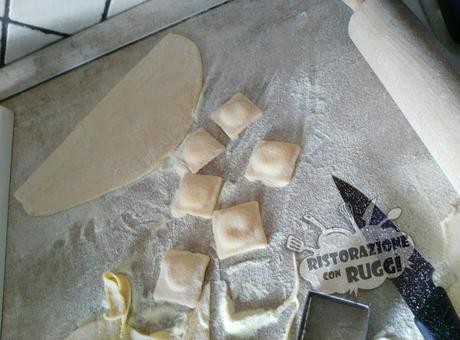 Ravioli dolci con crumble di ciliegie e Parmigiano Reggiano 12 Mesi #PRChef2015 Ravioli dolci con crumble di ciliegie e Parmigiano Reggiano 12 Mesi #PRChef2015