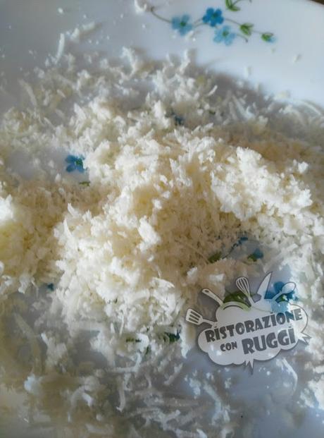 Ravioli dolci con crumble di ciliegie e Parmigiano Reggiano 12 Mesi #PRChef2015 Ravioli dolci con crumble di ciliegie e Parmigiano Reggiano 12 Mesi #PRChef2015