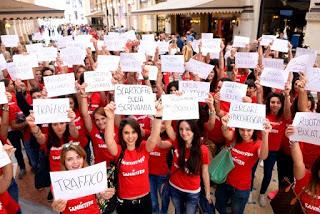 UN FLASH MOB PER DIRE BASTA ALLA NOIA, A MILANO SI CELEBRA OGGI IL PRIMO “STRAPPO DAY