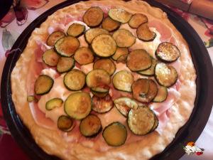 Focaccia di Kamut farcita con Zucchine fritte, Prosciutto e Crescenza: ritorno ad impastare 20150125_101256