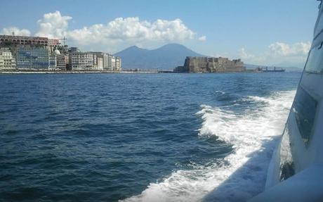 Batò Muscio: il battello low cost nelle acque del Golfo di Napoli
