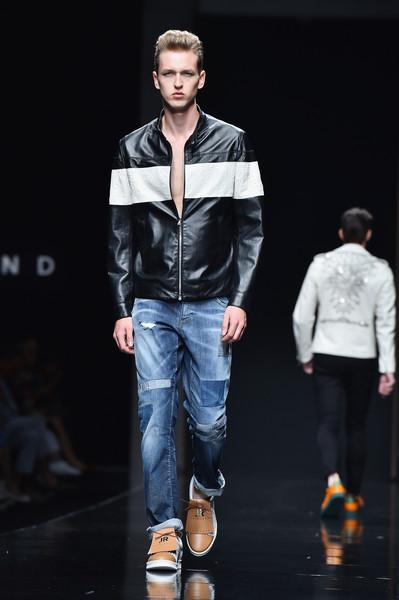 JOHN RICHMOND UOMO COLLEZIONE PRIMAVERA ESTATE 2016 MILANO FASHION WEEK MODA UOMO