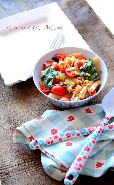 pasta ai pomodorini, sedano e semi