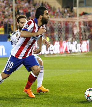 Arda Turan, possibile l’addio all’Atletico: Psg e Milan alla finestra