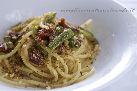 Spaghetto quadrato zucchine e pomodori secchi