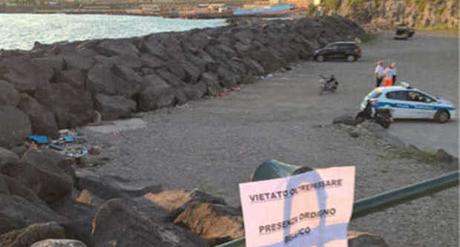 Torre del Greco, scoperta una bomba nella scogliera del porto bomba