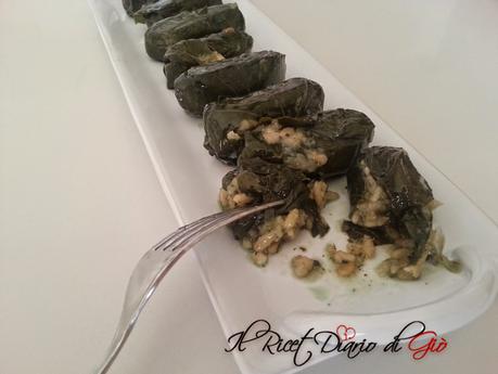 Dolmades - Involtini Greci con foglie di Vite