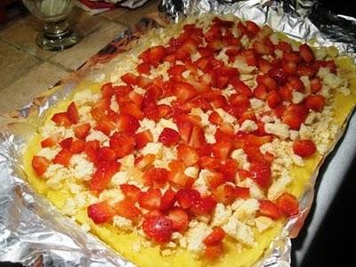 La serie del preparo e poi congelo continua.... ecco: Lo strudel di savoiardi e fragole La serie del preparo e poi congelo continua.... ecco: Lo strudel di savoiardi e fragole