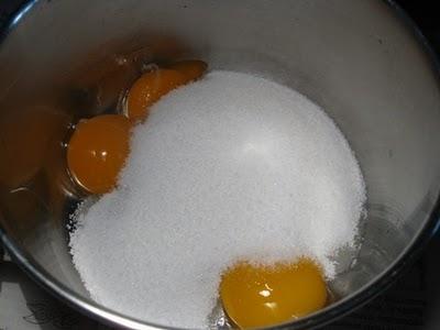 La serie del preparo e poi congelo continua.... ecco: Lo strudel di savoiardi e fragole La serie del preparo e poi congelo continua.... ecco: Lo strudel di savoiardi e fragole