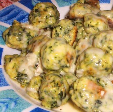 Polpettine di spinaci, Feta & ricotta con crema di gorgonzola