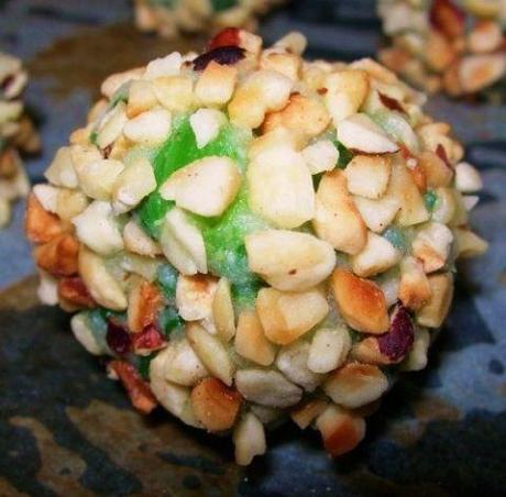 Polpettine di spinaci in crosta di nocciole con crema di gorgonzola Polpettine di spinaci in crosta di nocciole con crema di gorgonzola