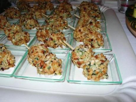 Polpettine di spinaci in crosta di nocciole con crema di gorgonzola Polpettine di spinaci in crosta di nocciole con crema di gorgonzola