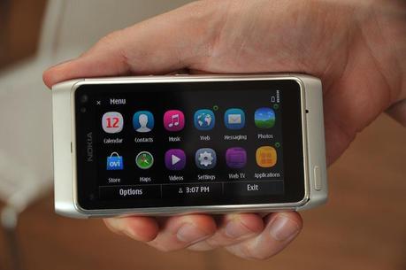 Il PR2.0 di Symbian^3 si mostra in video e in foto