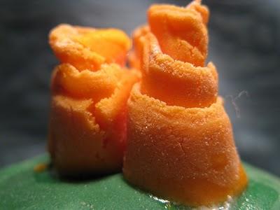 Cup Cake alla vaniglia con ...decorazione di fondant Cup Cake alla vaniglia con ...decorazione di fondant