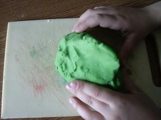 PONGO, PLASTILINA, DIDO'...
per tutte le mamme...
per tut... PONGO, PLASTILINA, DIDO'...
per tutte le mamme...
per tut...