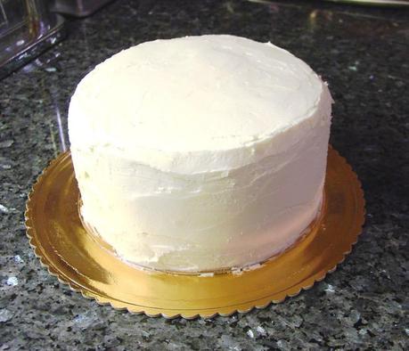 Come preparare una torta per rivestirla con glassa fondente