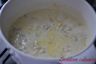 Clam clowder - una zuppa di vongole dagli USA Clam clowder - una zuppa di vongole dagli USA