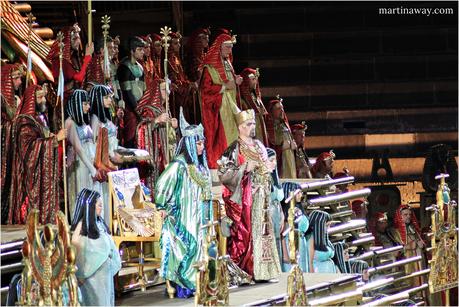 L’Opera all’Arena di Verona grazie ai Tweet Seats. L’Opera all’Arena di Verona grazie ai Tweet Seats.