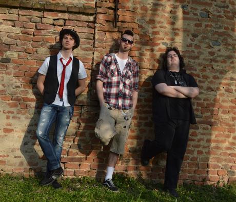 The Pub 73 in radio da fine Luglio con il nuovo singolo All Pictures Night primo estratto dall’album Bomb Tracks. Foto profilo