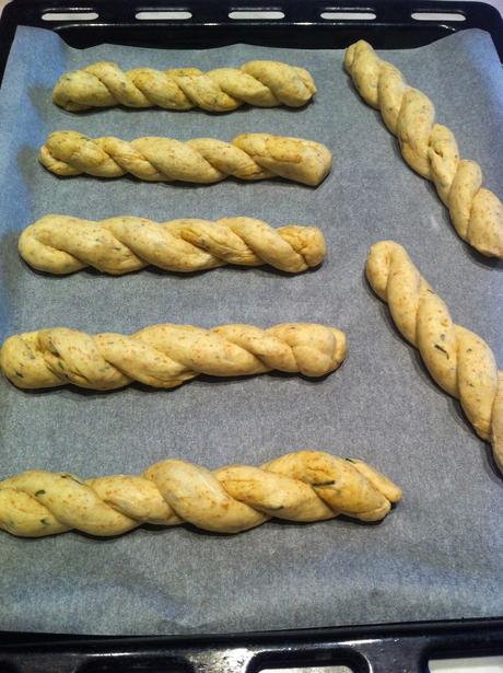 FILONI DI PANE INTRECCIATO AL ROSMARINO