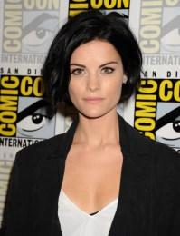 News | San Diego Comic Con: I Panel di Heroes Reborn e Blindspot Jaimie-Alexander-at-Blindspot-Panel-at-Comic-Con-in-San-Diego-2-575x750