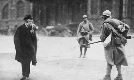 L’umiliazione della Grecia e il fantasma di Versailles L’umiliazione della Grecia e il fantasma di Versailles