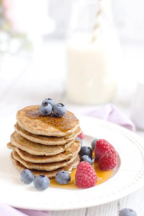 PANCAKES VEGAN SENZA GLUTINE INTEGRALI + AVENA PANCAKES VEGAN SENZA GLUTINE INTEGRALI + AVENA