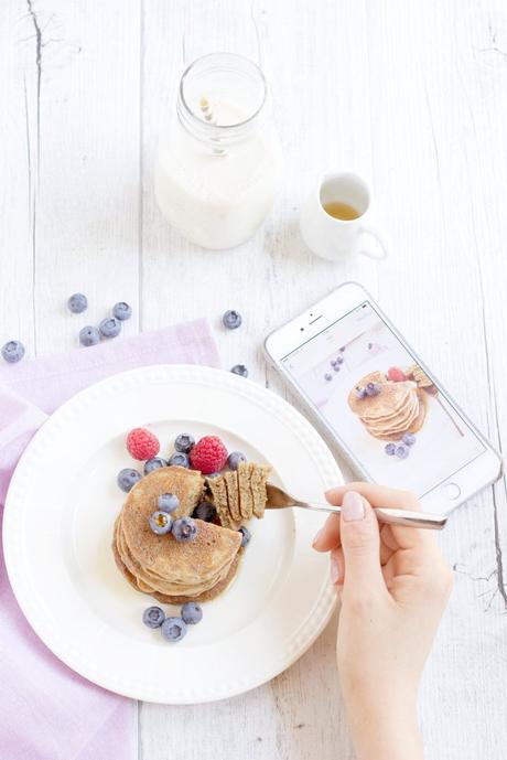 PANCAKES VEGAN SENZA GLUTINE INTEGRALI + AVENA PANCAKES VEGAN SENZA GLUTINE INTEGRALI + AVENA