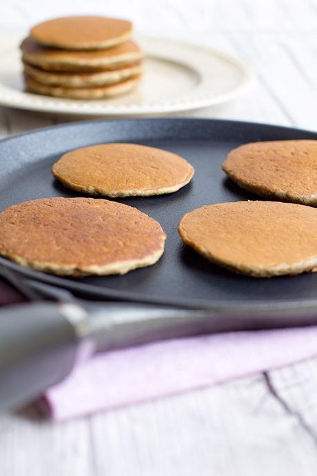 PANCAKES VEGAN SENZA GLUTINE INTEGRALI + AVENA PANCAKES VEGAN SENZA GLUTINE INTEGRALI + AVENA