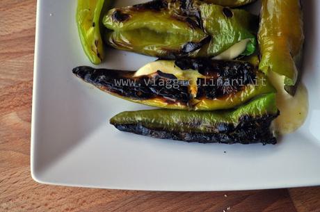 Peperoncini ripieni di formaggio - Chili rellenos