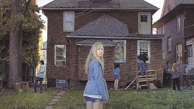 It Follows, le buone idee e i soliti problemi