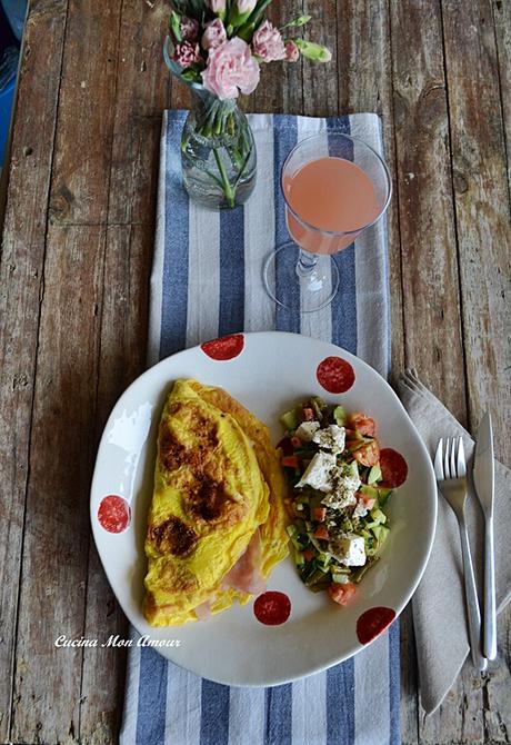 Omelette con Ripieno di Stracchino e Prosciutto Cotto Omelette con Ripieno di Stracchino e Prosciutto Cotto